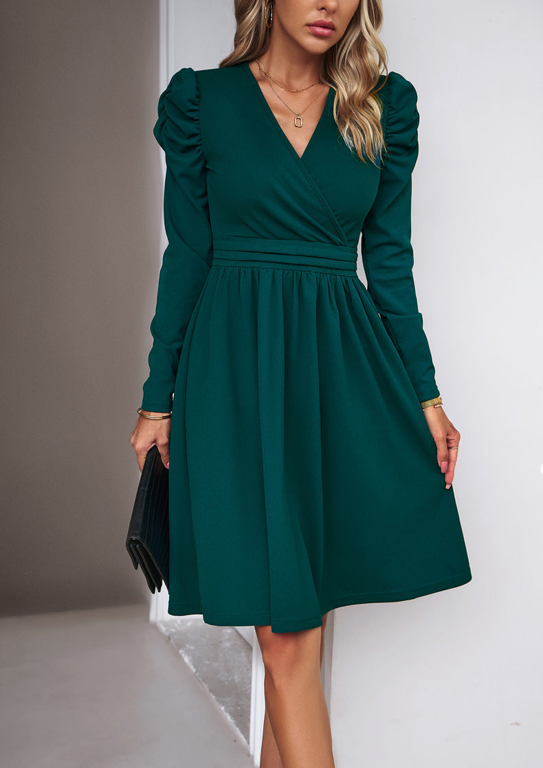 Damen Wickelkleid mit V-Ausschnitt, gerafften Puffärmeln und tailliertem Faltenrock Shop Nory