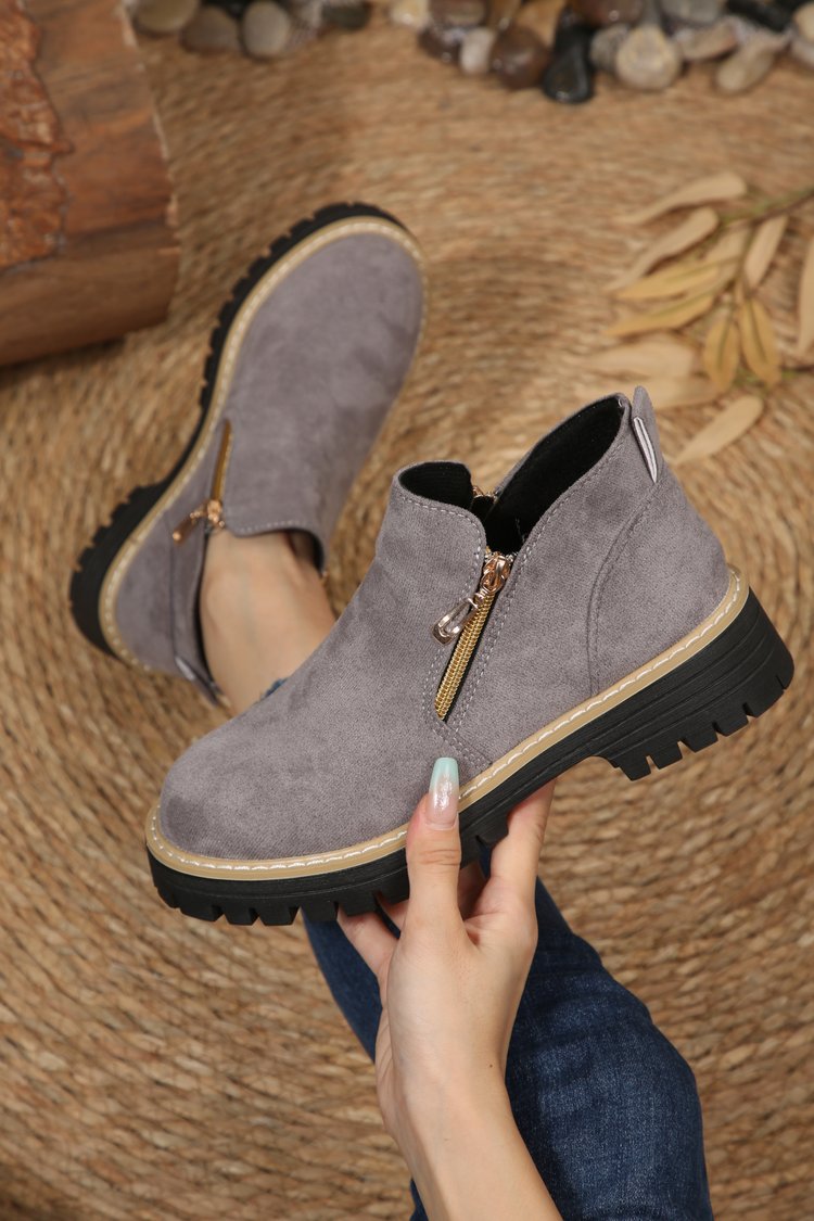 Damen Kurzschaft‑Stiefelette mit grober Profilsohle und seitlichem Reißverschluss Shop Nory
