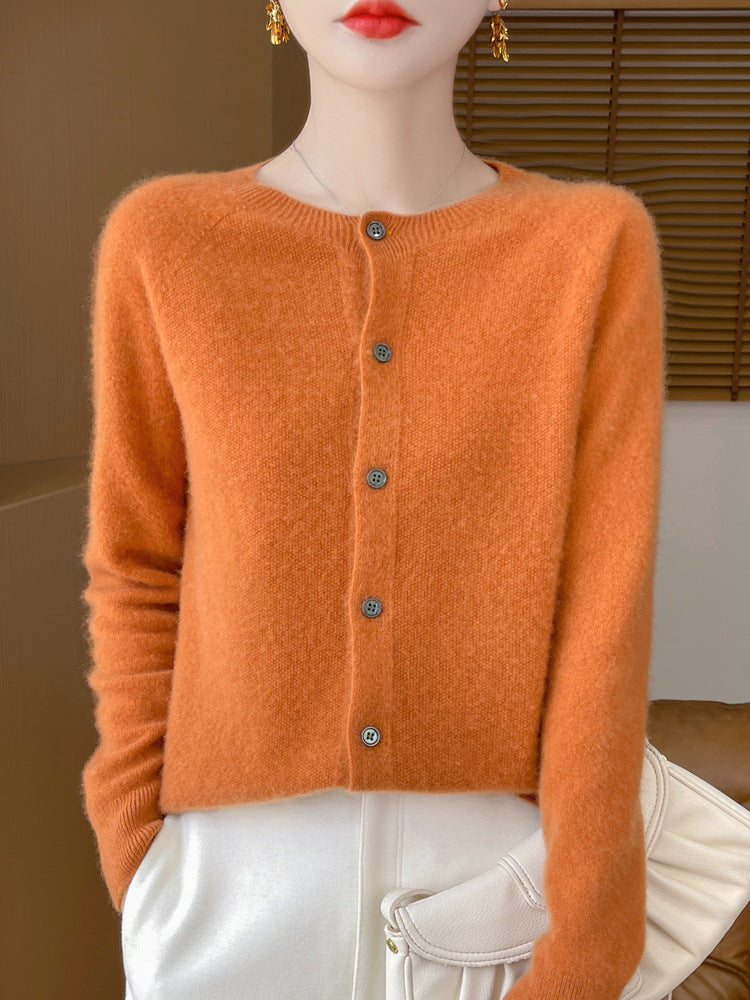 Damen Kuscheliger Kurzcardigan aus Mohair‑Mix mit feiner Schurwollstruktur und Perlmuttknopfleiste Shop Nory