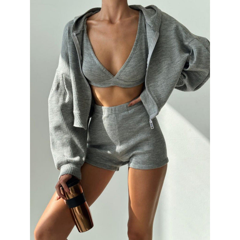 Damen nan kurzes geripptes Lounge-Set mit Kapuzen-Zipjacke und Highwaist-Shorts Shop Nory