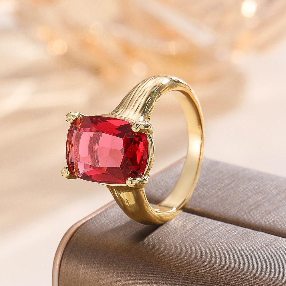 Damen Eleganter Ring mit grünem Schmuckstein Shop Nory