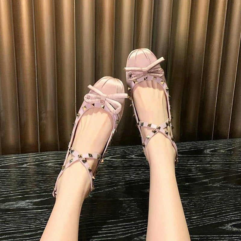 Damen Ballerinas mit stilvollem Nieten-Detail und edlem Schleifenakzent Shopnory