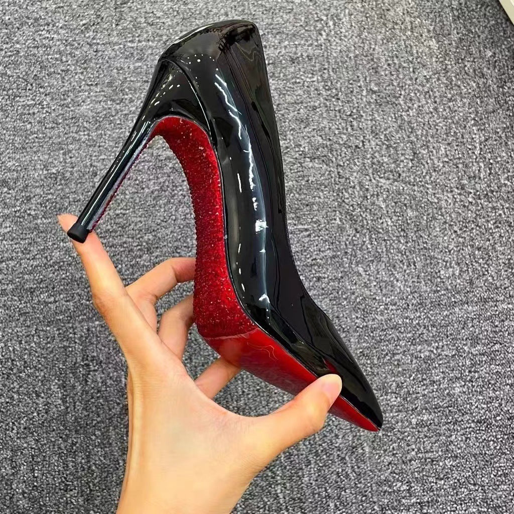 Damen Elegante Lack-Pumps mit spitz zulaufender Silhouette und Stiletto-Absatz Shop Nory