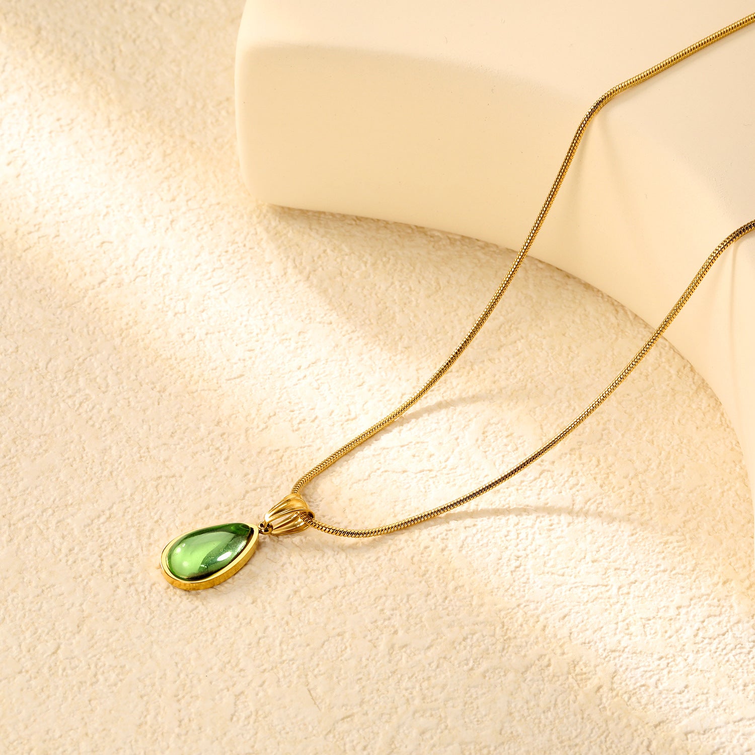 Damen Halskette mit tropfenförmigem Anhänger aus hochwertigem Edelstahl Shop Nory