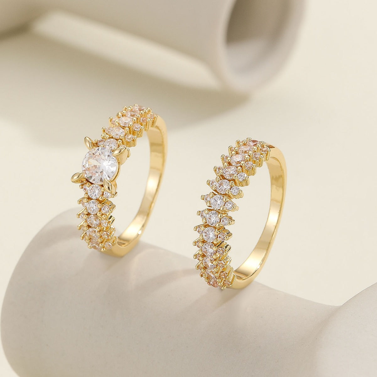 Damen eleganter Ring mit funkelnden Zirkonia Shop Nory