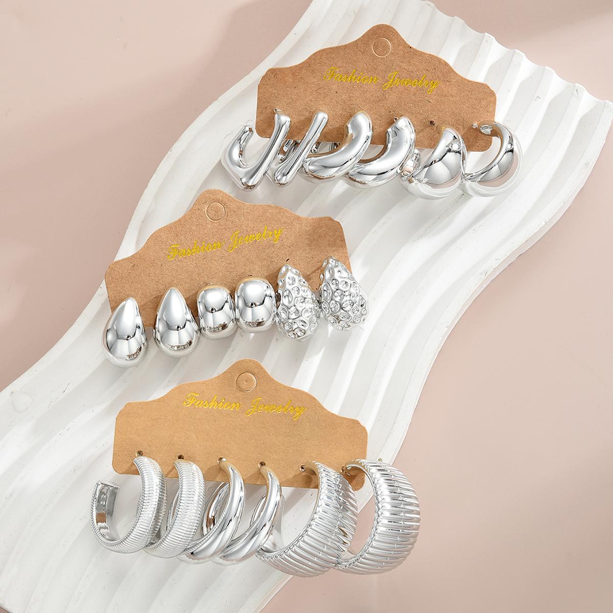 Damen Ohrstecker-Set mit einzigartigen, strukturierten Designs Shop Nory