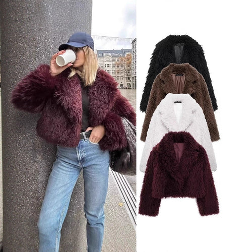 Damen Kurzjacke im Cropped‑Schnitt aus fluffigem Hochflor‑Faux‑Fur mit tiefem Schalkragen Shop Nory