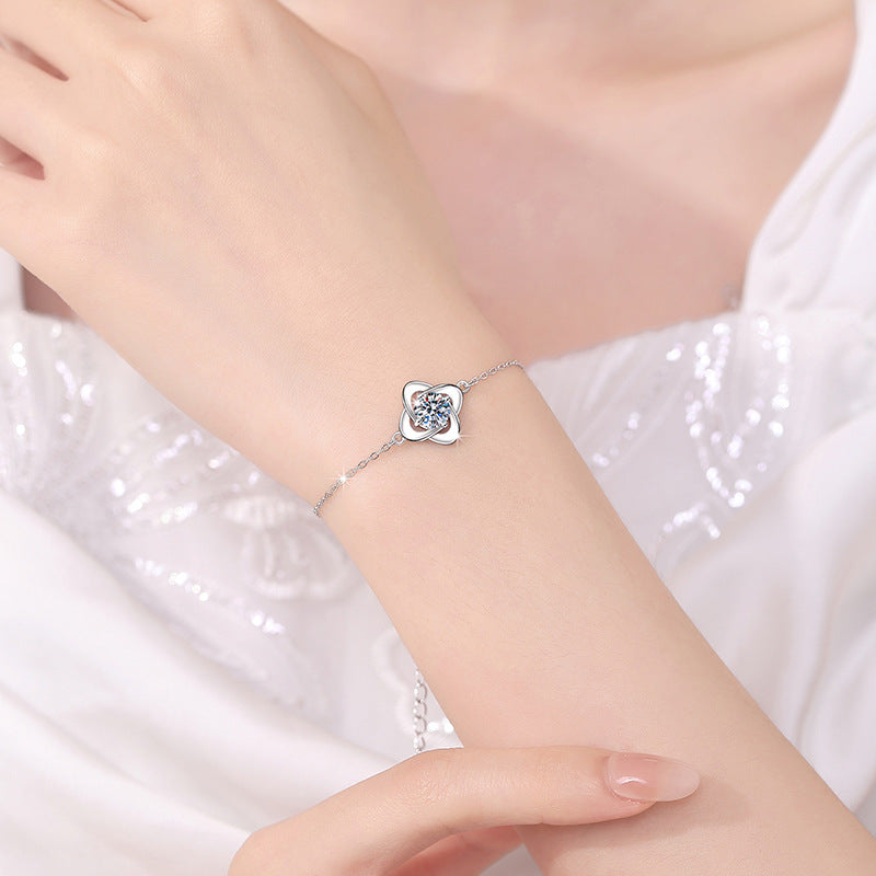 Damenarmband mit funkelndem Kristall und elegantem Edelstahl-Design Shop Nory