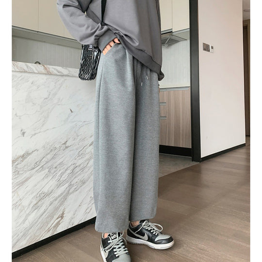 Damen nan relaxed-fit Sweatpants mit elastischem Kordelbund, seitlichen Eingriffstaschen und abgesteppten Saumnähten Shop Nory
