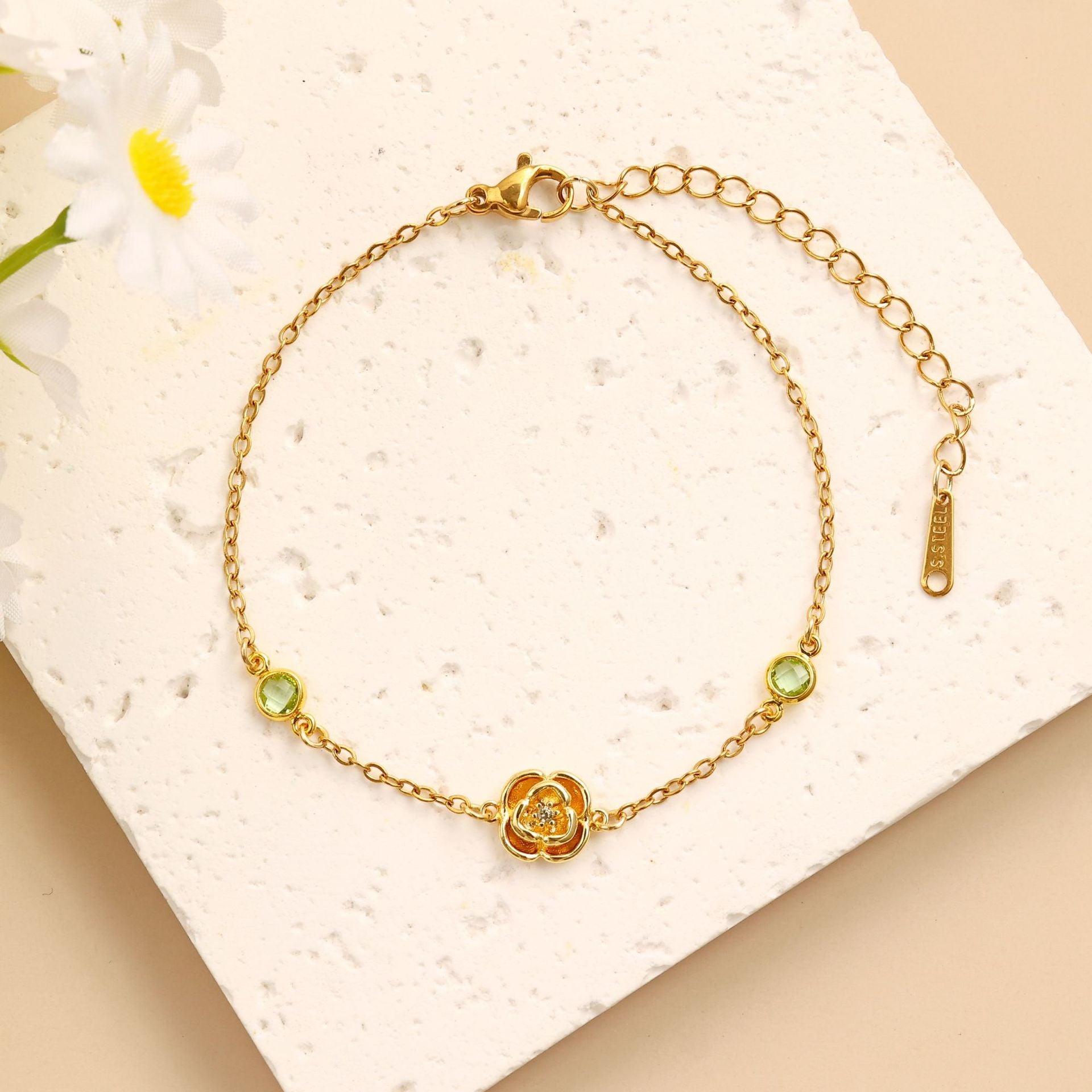 Damen filigranes Armband mit floralem Design Shop Nory