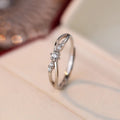 Damen zarter Ring mit elegantem Zirkonia-Dekor Shop Nory
