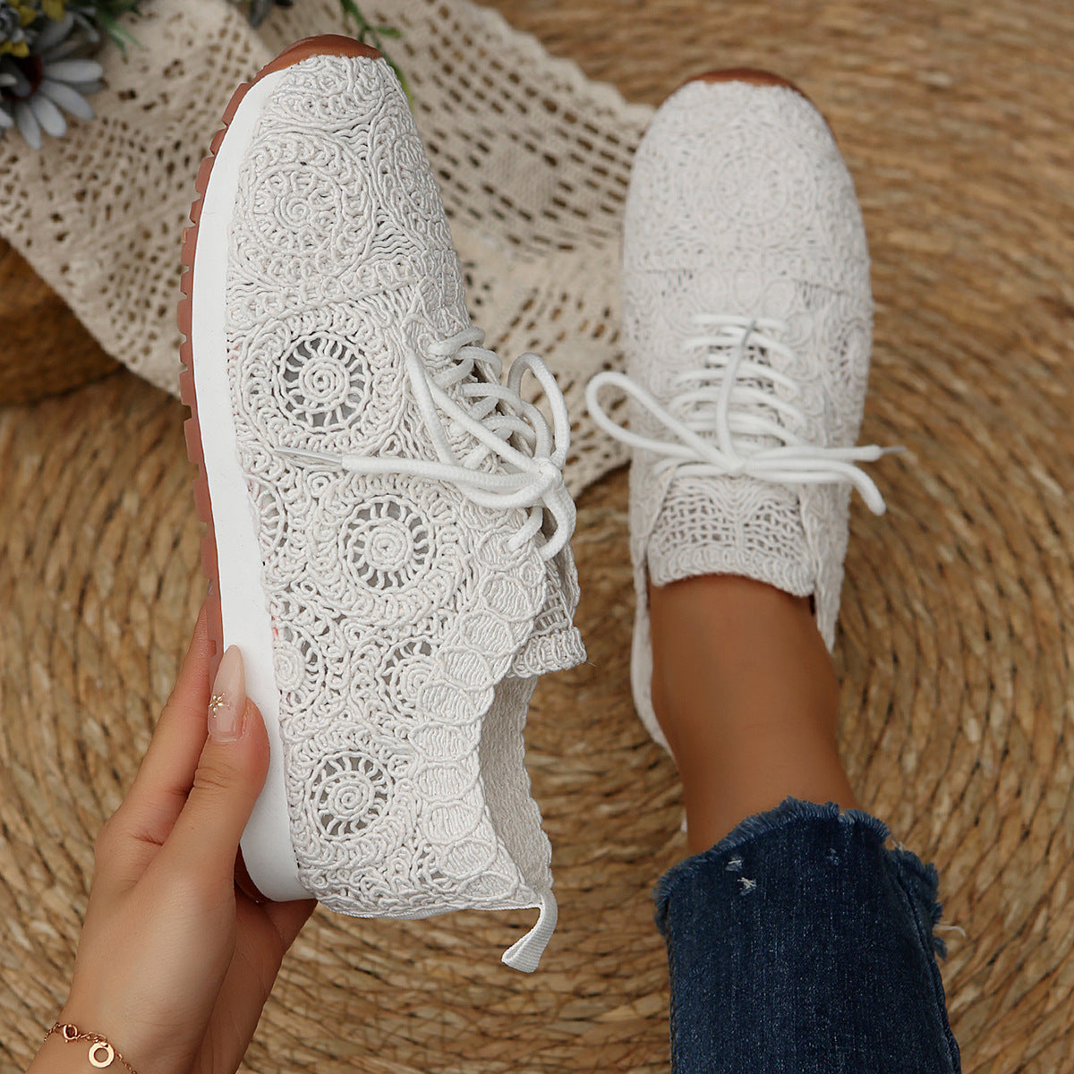 Damen Sneakers mit filigranem Häkeldesign und bequemem Fußbett
