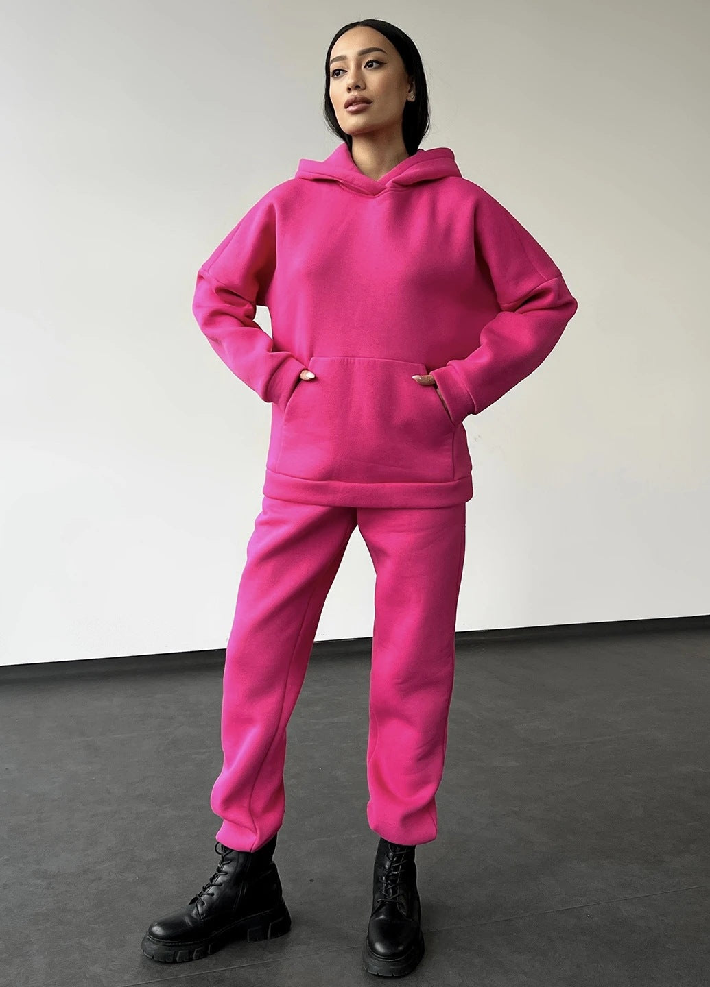 Damen nan zweiteiliges Komfort-Loungewear-Set mit oversized Kapuzenpullover, Kängurutasche und elastischem Knöchel-Jogger aus French Terry Shop Nory