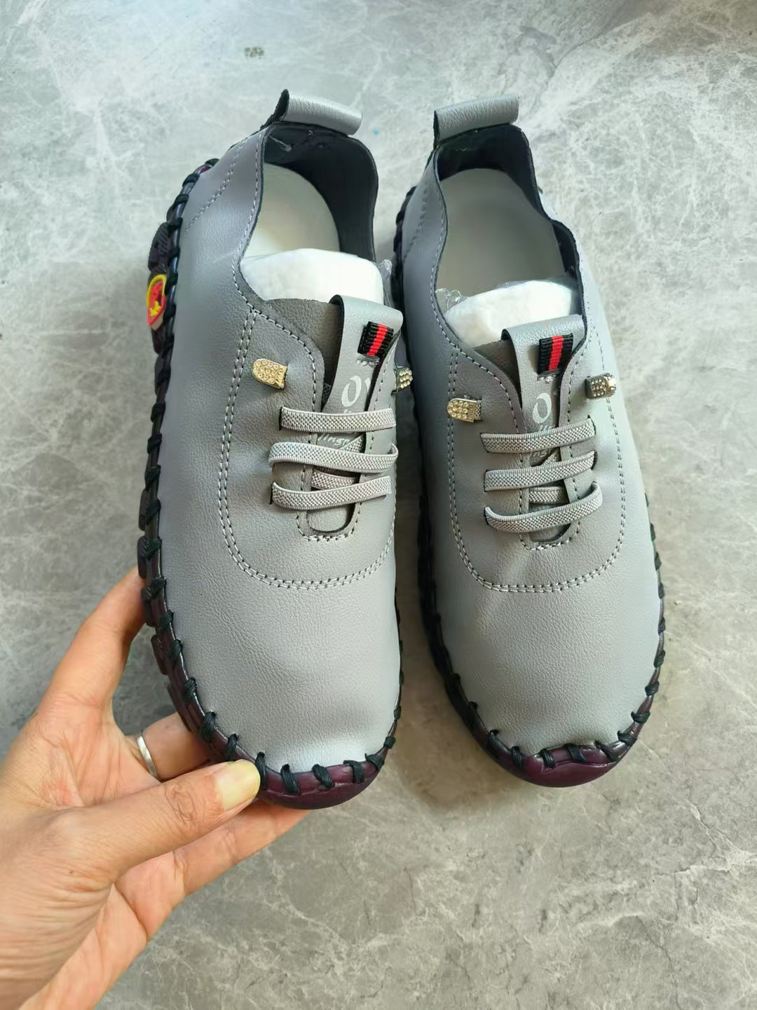 Damen Leichter, weicher Slipper mit handgenähter Gummisohle und elastischer Schnürung Shop Nory