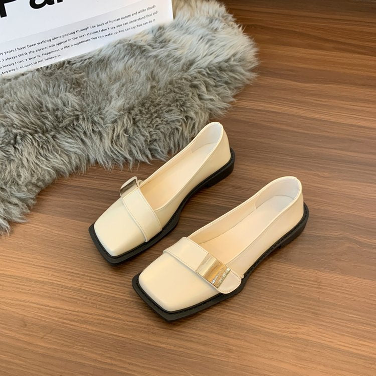 Damen Elegante Loafer mit quadratischer Zehenkappe und goldener Zierplatte Shop Nory