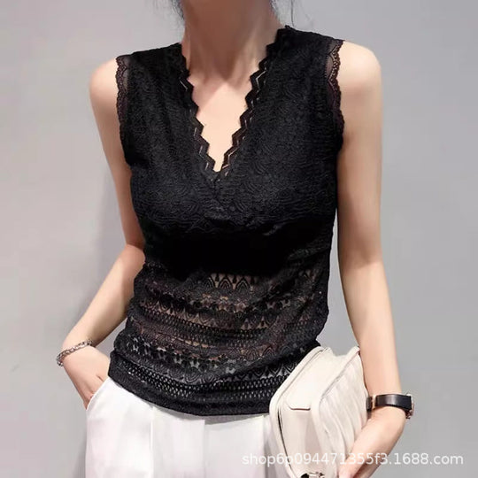 Damen Spitzen Tanktop mit V-Ausschnitt und romantischen Details