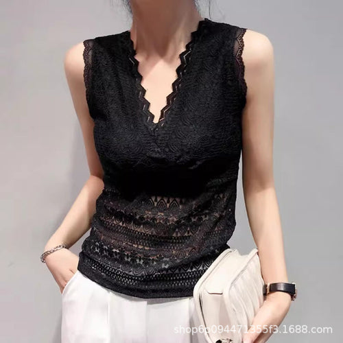 Damen Spitzen Tanktop mit V-Ausschnitt und romantischen Details