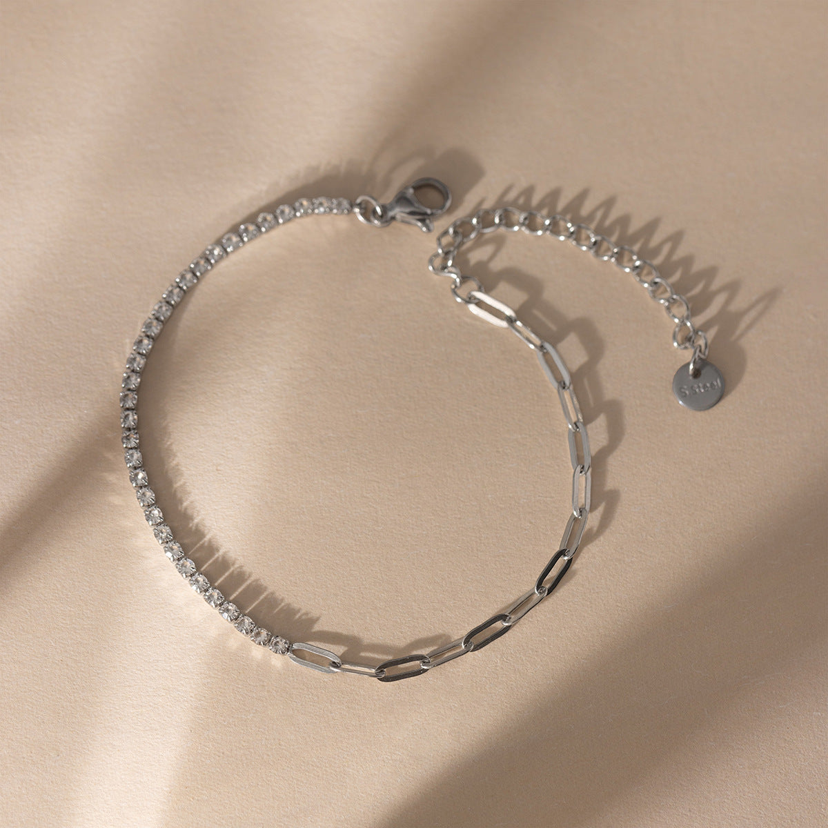 Damen Armband mit funkelndem Zirkonia und hypoallergenem Edelstahl Shop Nory