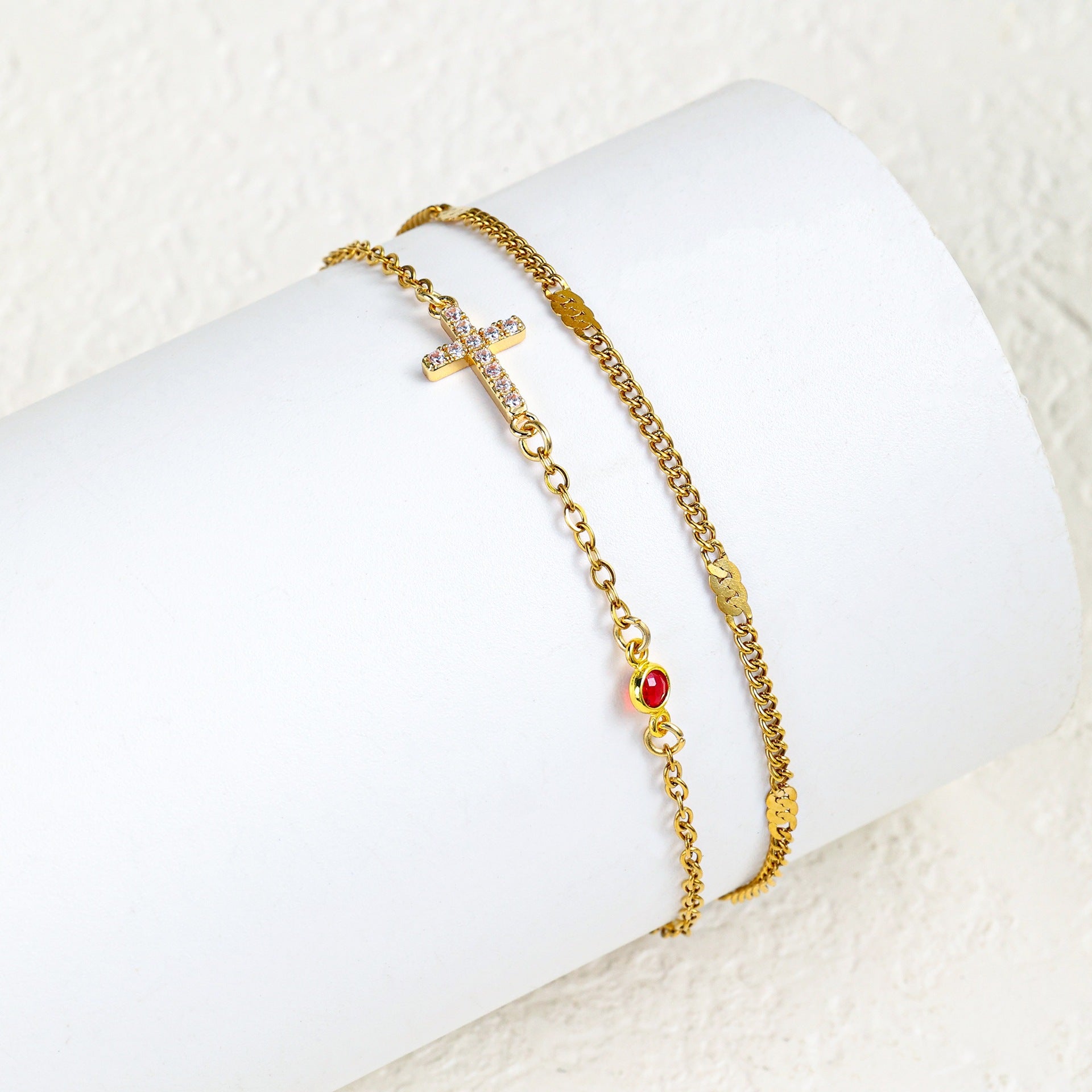 Damenarmband mit christlichem Kreuz und funkelnden Strasssteinen Shop Nory