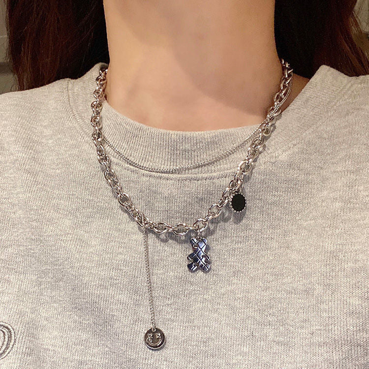 Damen Halskette mit stilvollen Anhängern und modernem Design Shop Nory