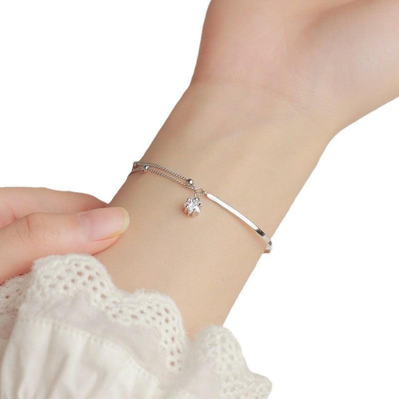 Damen Elegantes Armband mit filigranem Anhänger Shop Nory