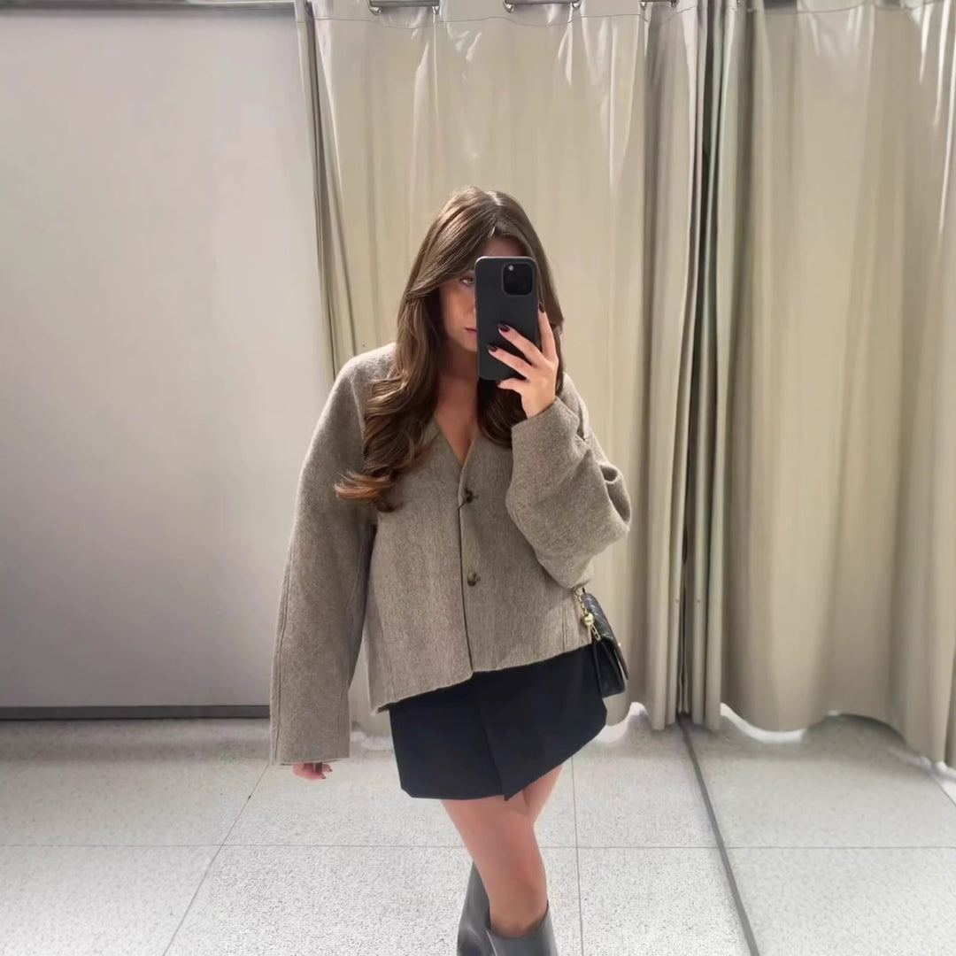 Damen Boxy Kurzjacke aus Wollmix mit V‑Ausschnitt und Zwei‑Knopf‑Verschluss Shop Nory