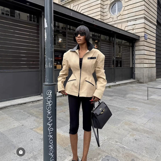 Damen Taillierte Kurzjacke mit Reißverschluss und Kunstlederbesatz Shop Nory