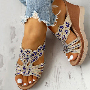 Damen Wedge-Pantoletten mit funkelnden Strassdetails und komfortablem Fußbett Shopnory