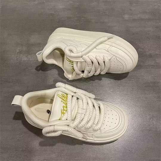 Damen Sneakers mit innovativem Schnürdesign und bequemer Dämpfung