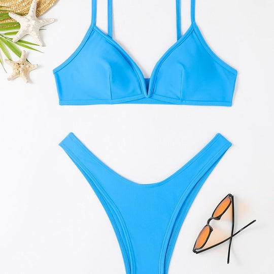 Damen Triangel-Bikini mit sexy tiefem Ausschnitt und hohem Beinausschnitt