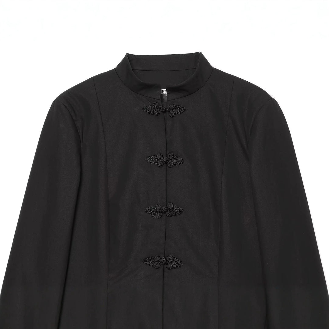 Damen Taillierter Kurzblazer mit Mandarin-Stehkragen und dekorativen Froschverschlüssen Shop Nory