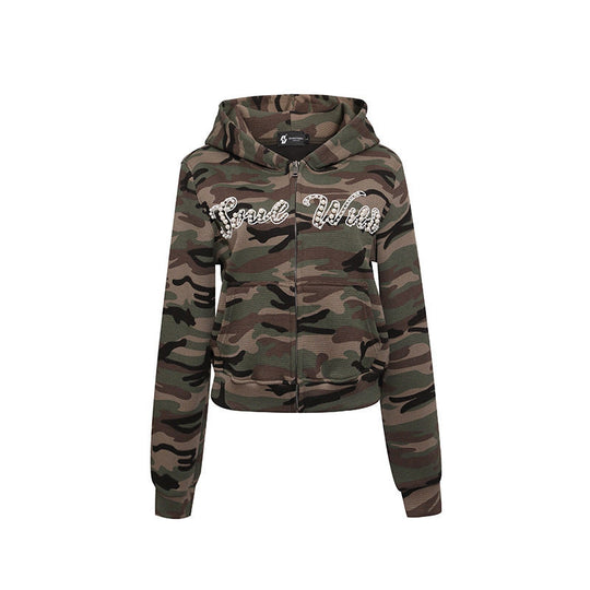 Damen Cropped Kapuzenjacke im Camouflage-Strukturstrick mit Perlen‑Schriftzug Shop Nory