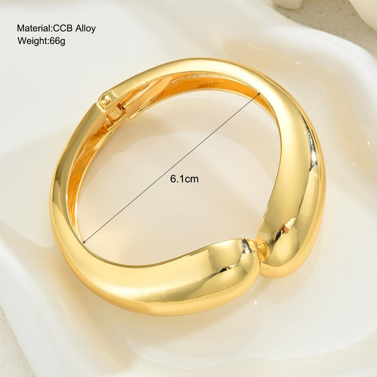 Damen Armreif mit modernem und elegantem Design Shop Nory