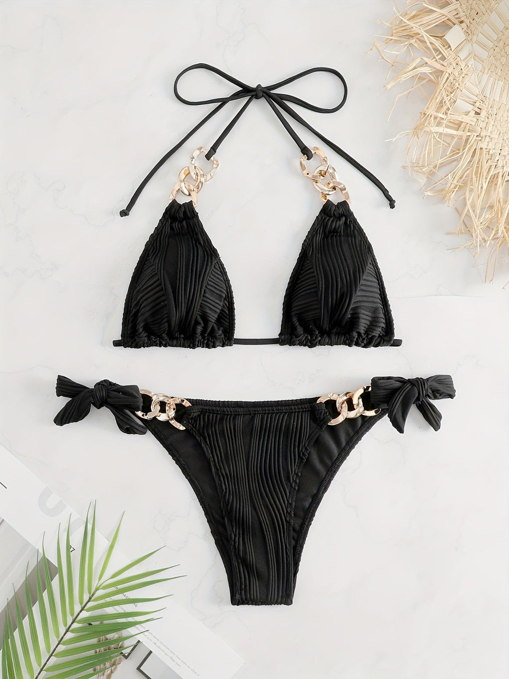 Damen Bikiniset mit luxuriösen Rüschen und goldenen Kettenakzenten