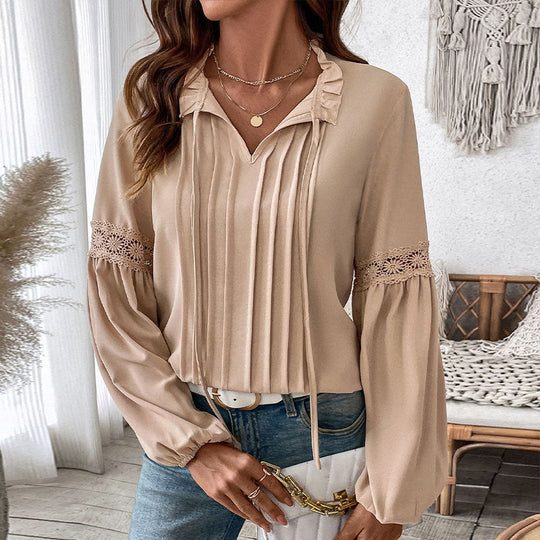 Damen Bluse mit feinen Falten und eleganten Spitzendetails