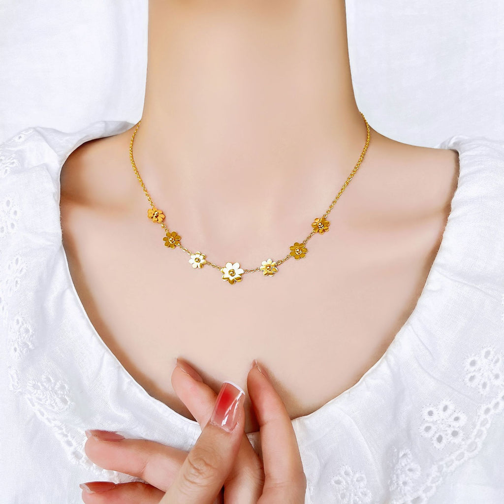 Damen zarte Blumen-Halskette mit hochwertigem Goldfinish Shop Nory