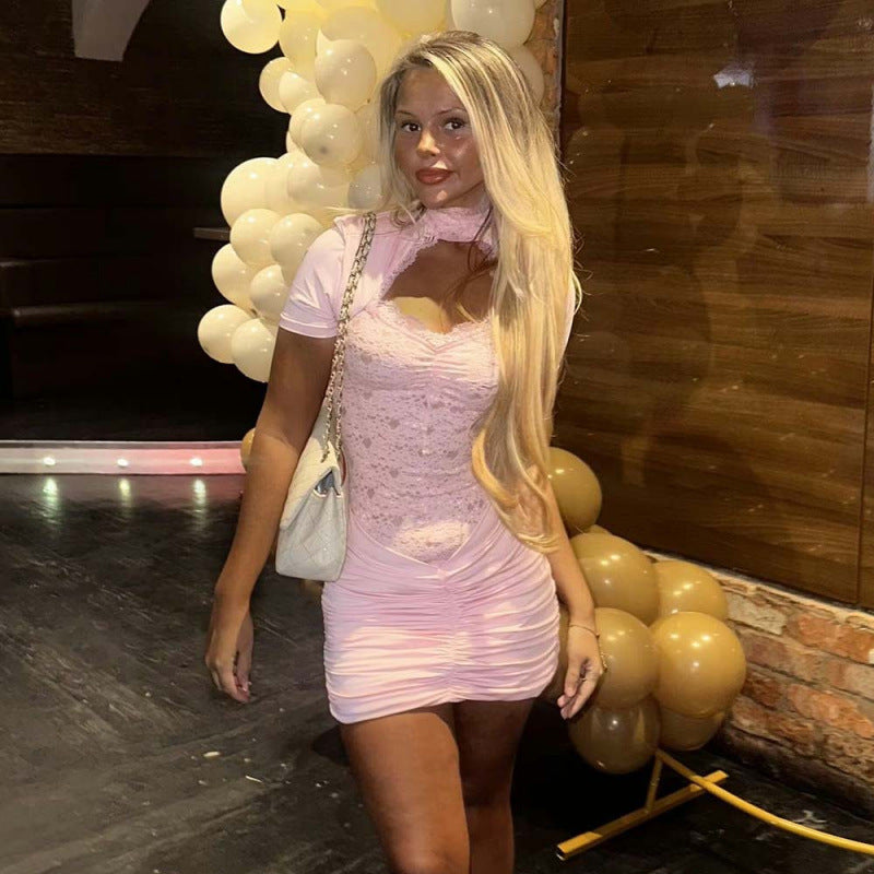 Damen Mini-Kleid mit sexy Rüschen und Spitzenakzenten