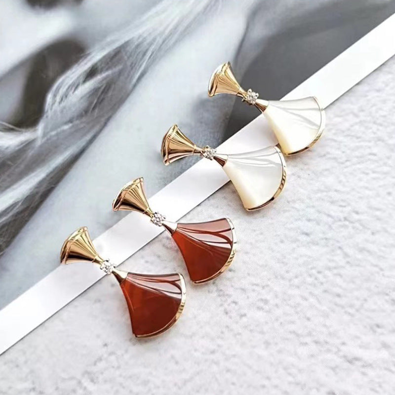 Damen Ohrringe mit kunstvollem Fächerdesign aus hochwertigem Material Shop Nory