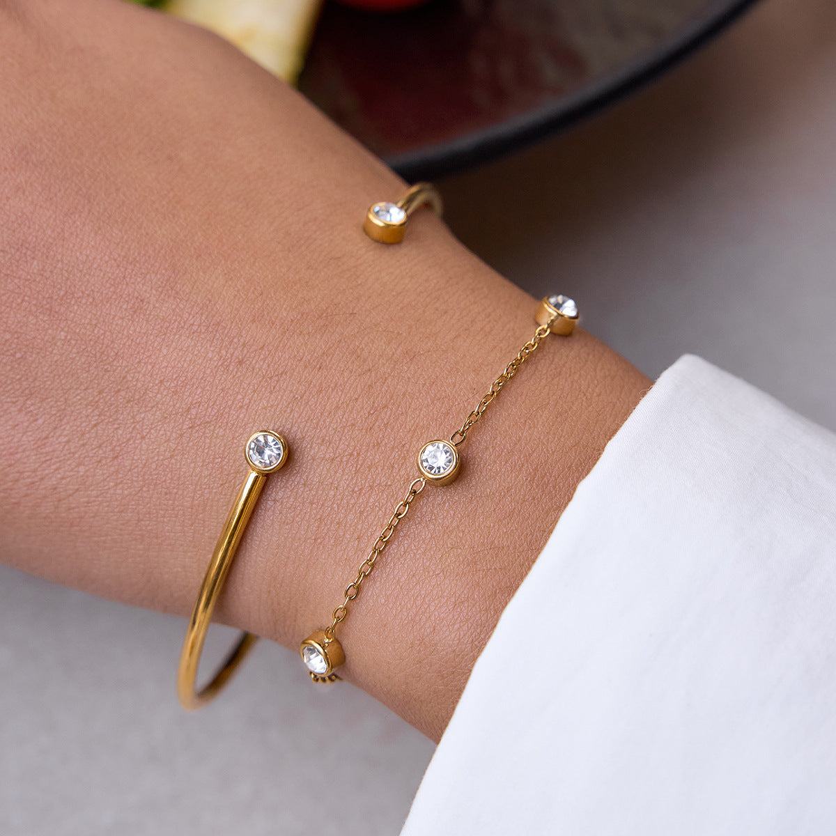 Damen Halskette mit funkelnden Zirkonia und eleganter Gliederstruktur Shop Nory