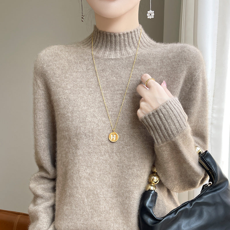 Damen Luxusweicher Midweight-Mockneckpullover aus Angora‑Optik mit feiner Rippe und entspannter Silhouette Shop Nory