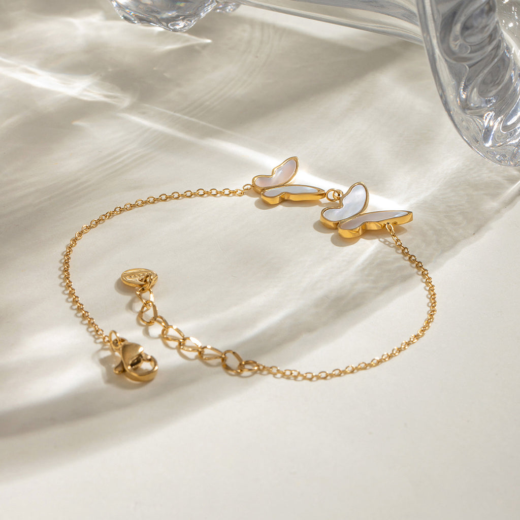 Damen Armband mit elegantem Schmetterlingsdesign aus hypoallergenem Edelstahl Shop Nory