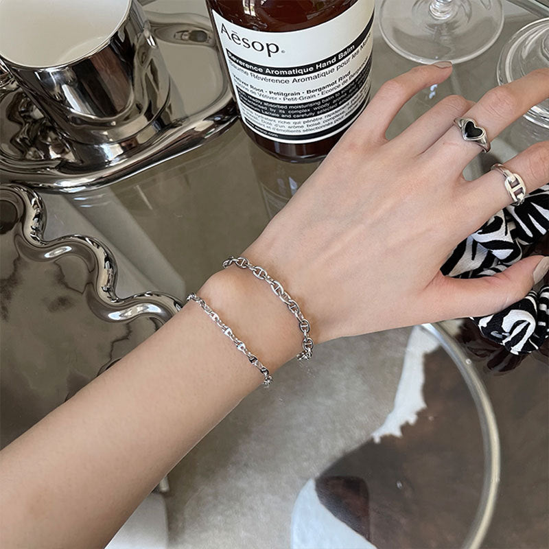Damenring mit herzförmigem, schwarzem Stein und elegantem Silberdesign Shop Nory