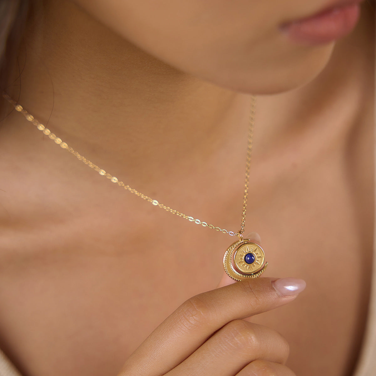 Damen Halskette mit Mond- und Sonnenanhänger aus Edelstahl Shop Nory