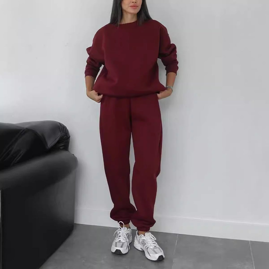 Damen nan minimalistisches Cozy-Set aus schwerer French‑Terry mit weitem Rundhals-Pullover und gerader Jogginghose Shop Nory