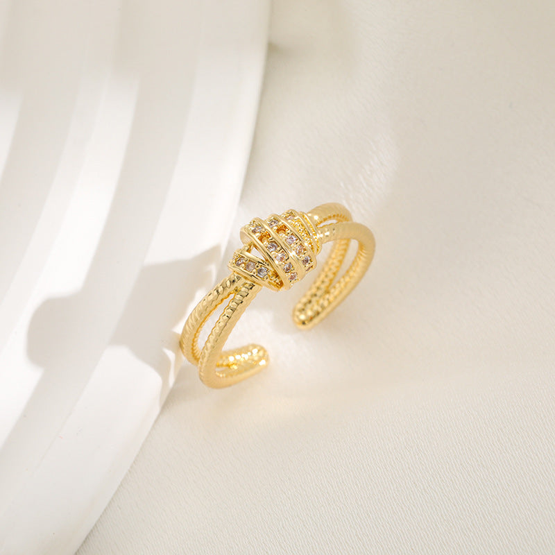 Damen Ring mit kunstvollem, mehrschichtigem Design und Zirkonia-Applikationen Shop Nory