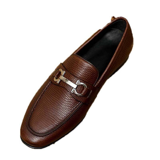 Herren Mokassin mit trendigem Strukturdesign und modischem Metallverschluss