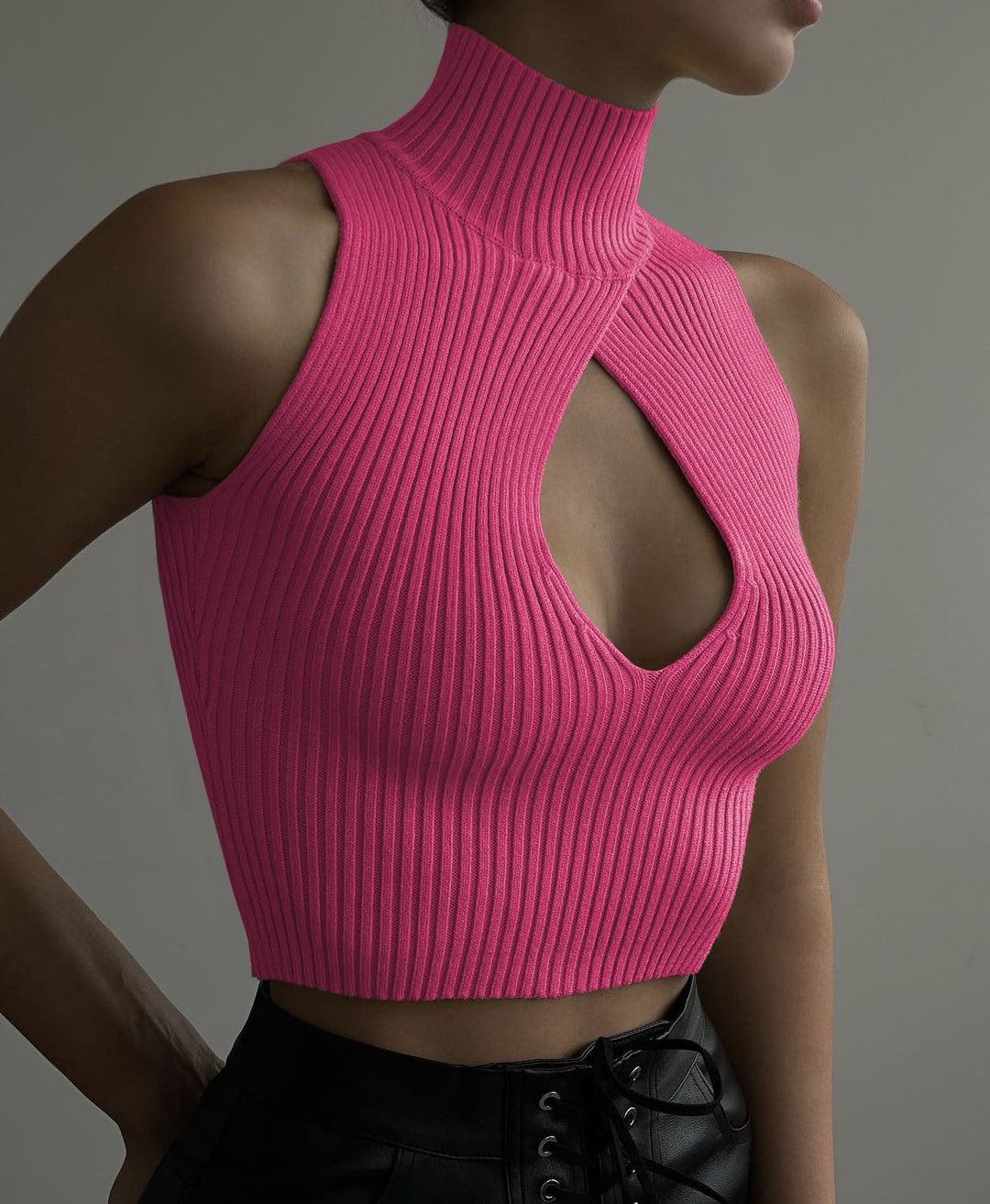 Damen Crop-Top mit hohem Kragen und tiefem Ausschnitt