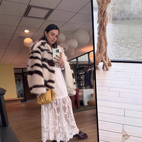 Damen Gestreifter Oversize Kunstpelz-Mantel mit kurzem Boxy-Schnitt Shop Nory