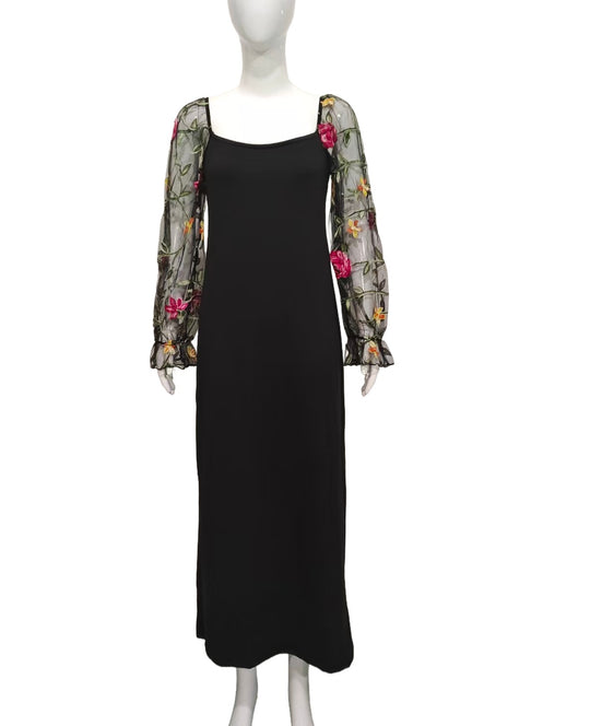 Damen Maxikleid mit schmaler Silhouette und bestickten Tüll-Puffärmeln Shop Nory