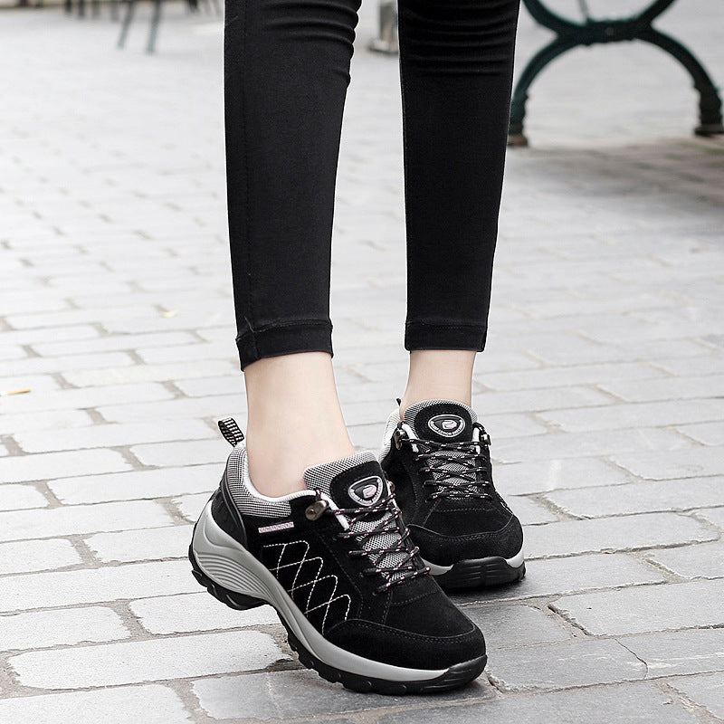 Damen Bequeme Outdoor-Walking-Sneaker mit verstärkter Profilsohle und gepolstertem Knöchelkragen Shopy Nory